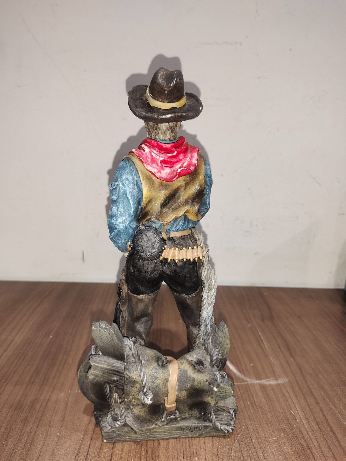 Western Cowboy Rancher Statue Resin  13 inch tall MINT Farmhouse Decor