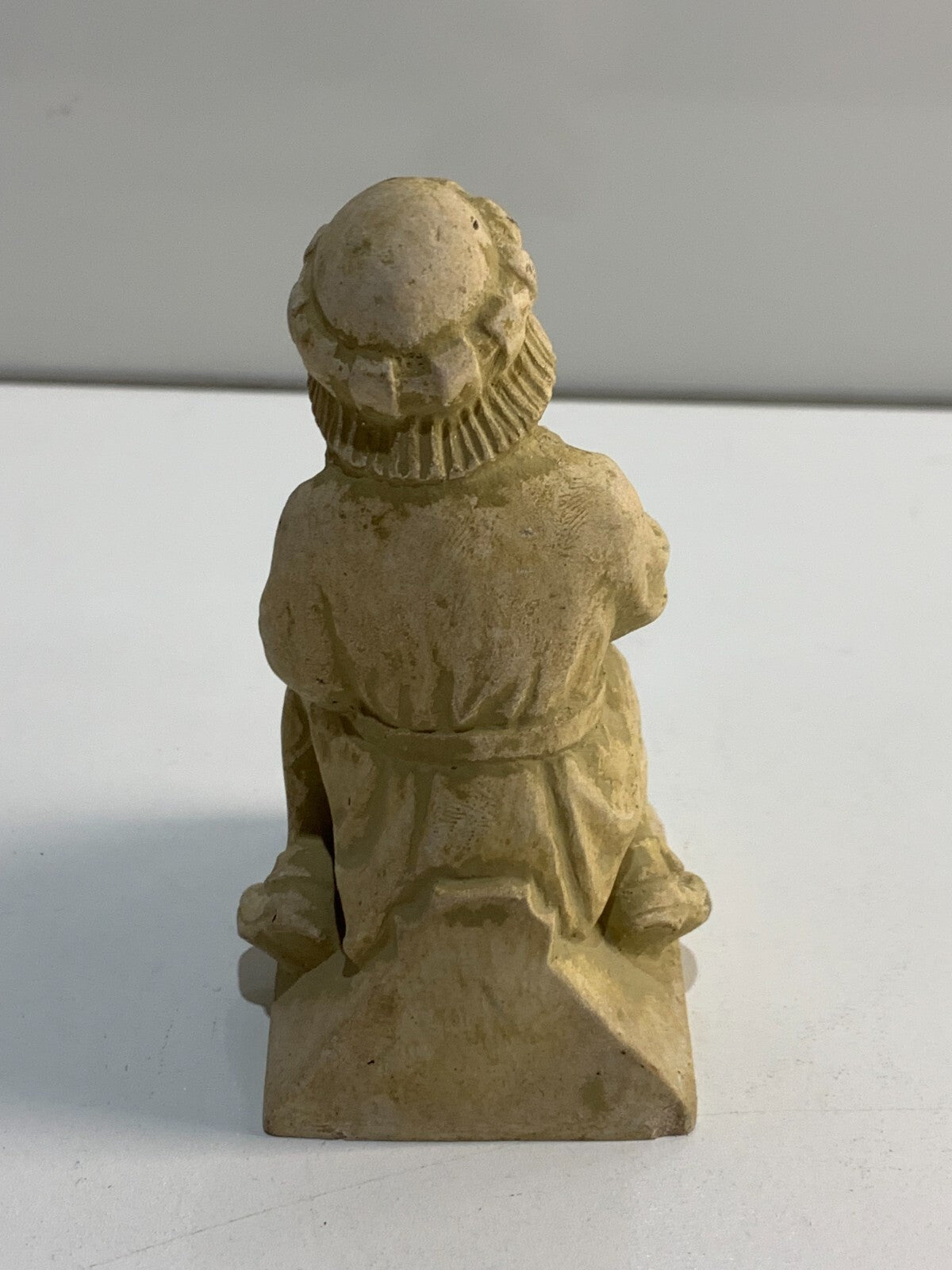 FLYING BUTTRESS STATUE - ARCHITECT