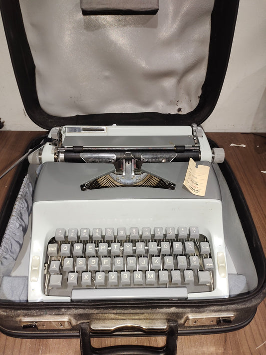 Vintage Commodore Typewriter - Model - 2200 - With Case - Untested