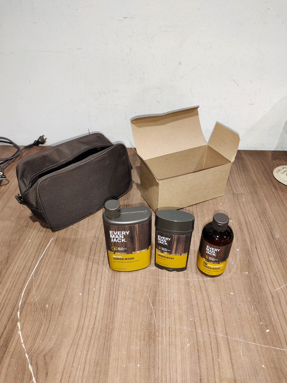 Every Man Jack Body Gift Set - Sandalwood (Bodywash/Shampoo/Deodorant) - 2