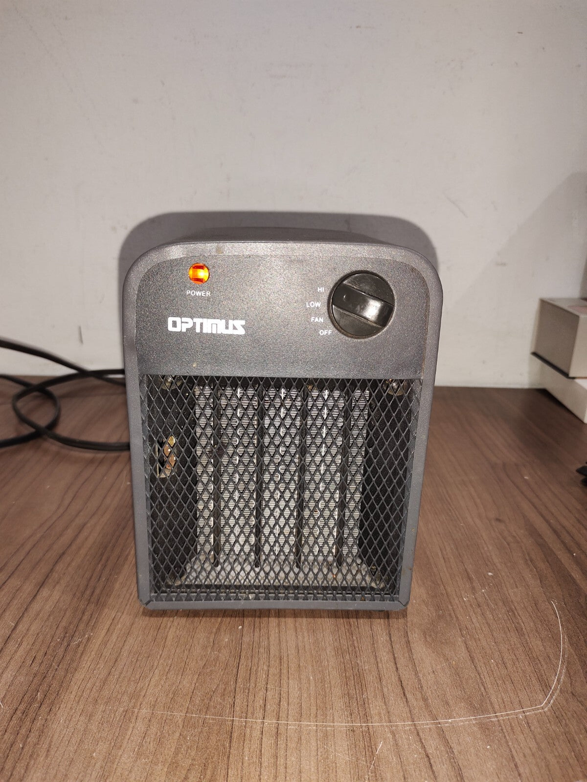 OPTIMUS H-7001 PORTABLE HEATER WITH THERMOSTAT