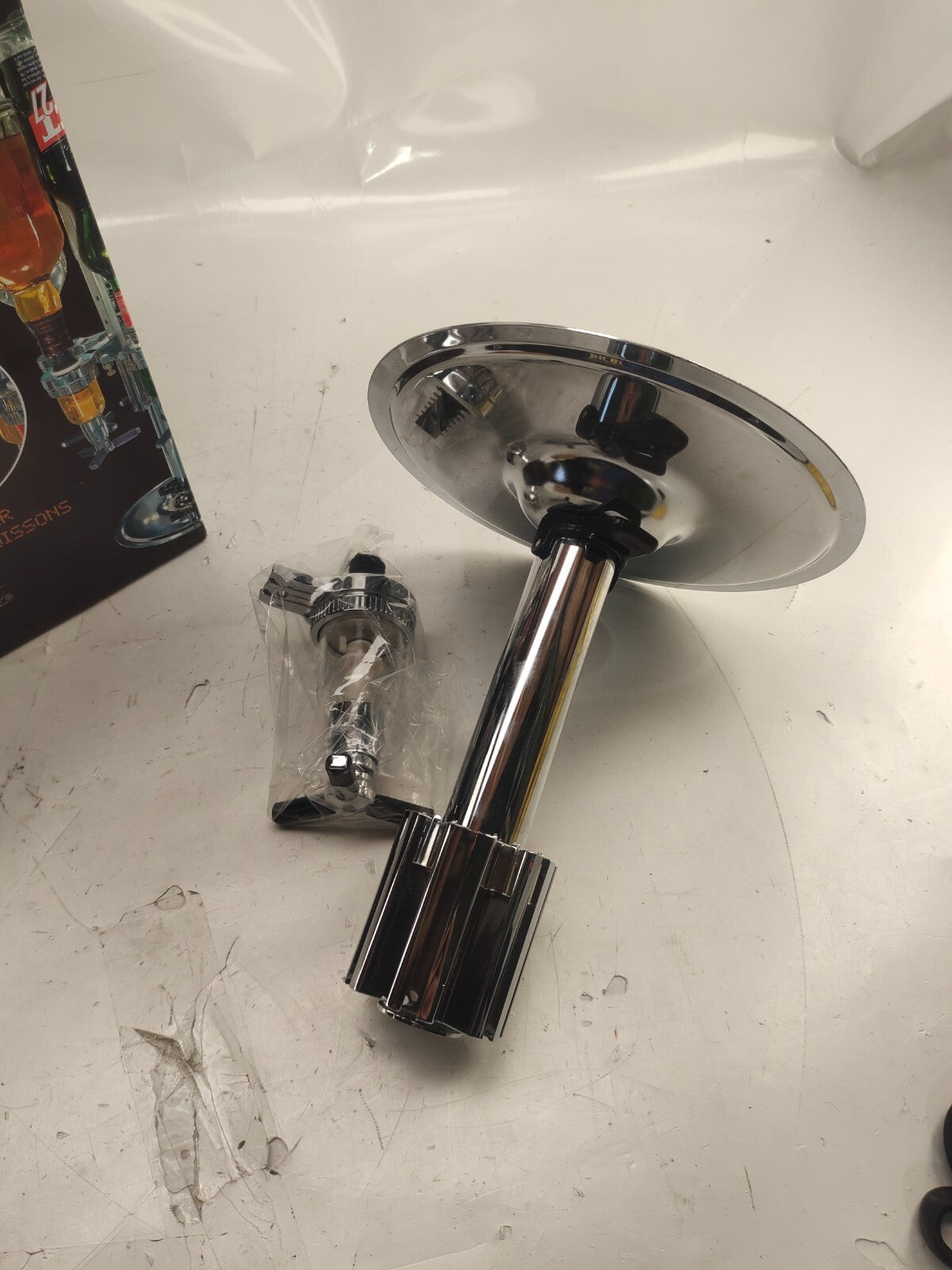 EZ-Pull - Revolving Alcohol Caddy - 6 Bottles - Liquor Holder Beverage Cocktail