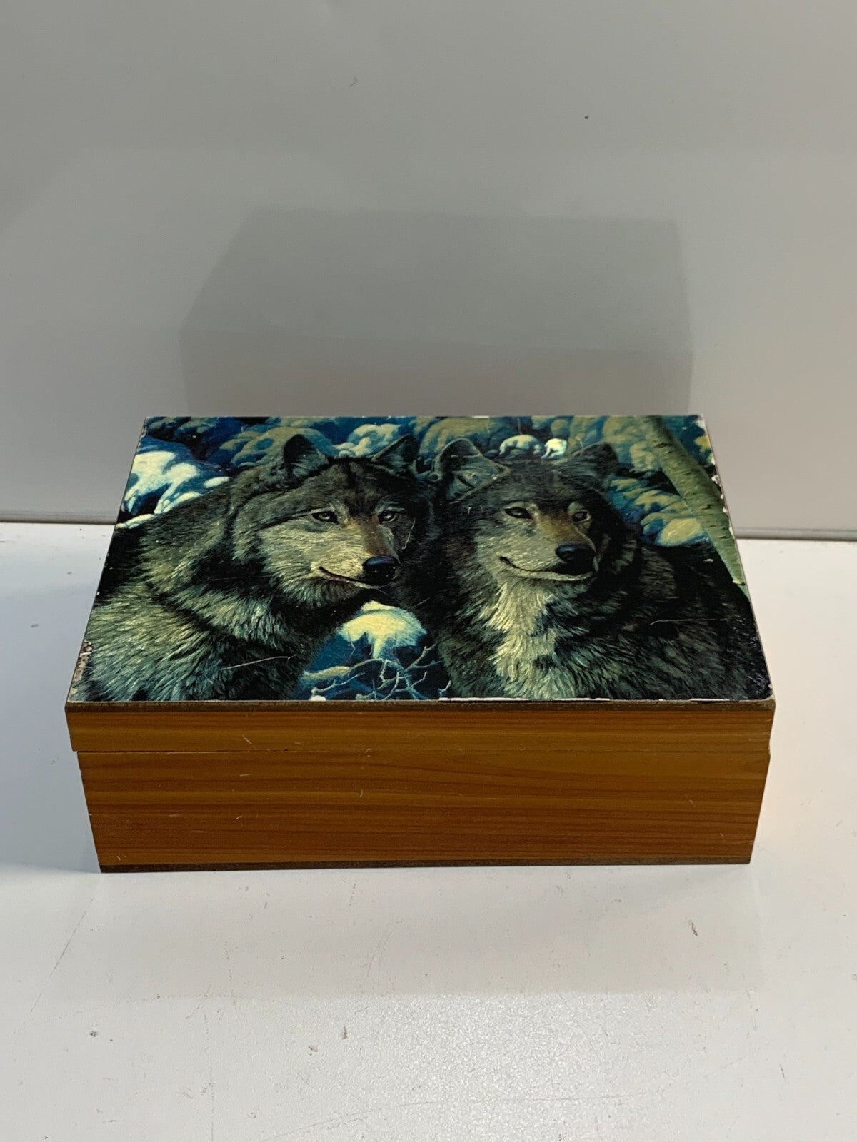WOLF KEEPSAKE JEWELRY HOME DECOR WOOD BOX