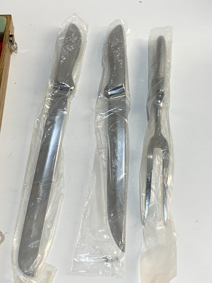 Vintage DYNASTY Japan STAINLESS STEEL set of 2 Meat Carving Knife & a Meat Fork