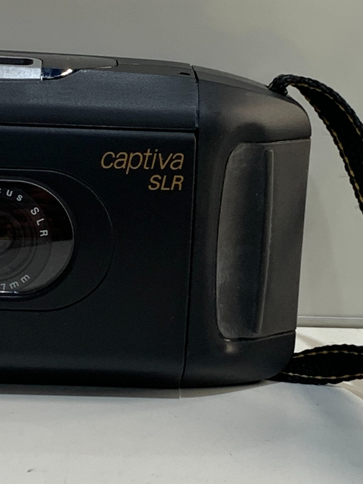 Vintage Polaroid CAPTIVA SLR Instant Camera CAPTIVA 95 Film