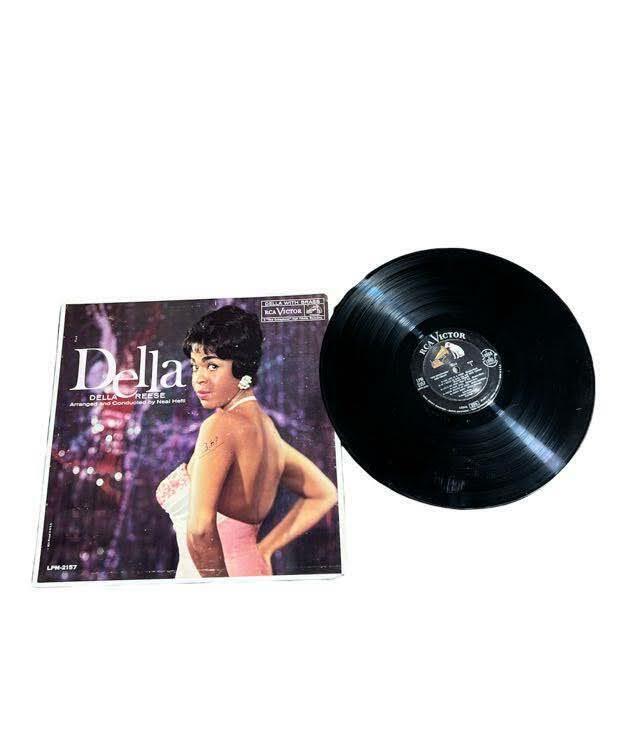 Soulful Reverie: Della Reese's Vinyl Harmony