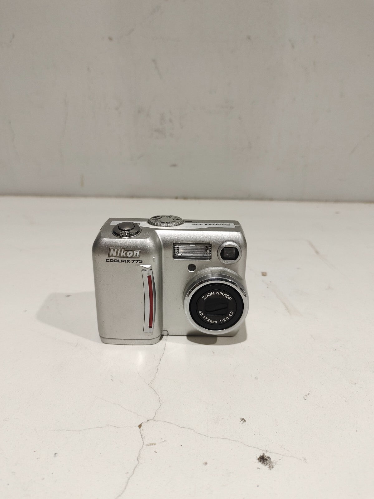NIKON COOLPIX 775 2.0MP Digital Camera - Untested For Parts