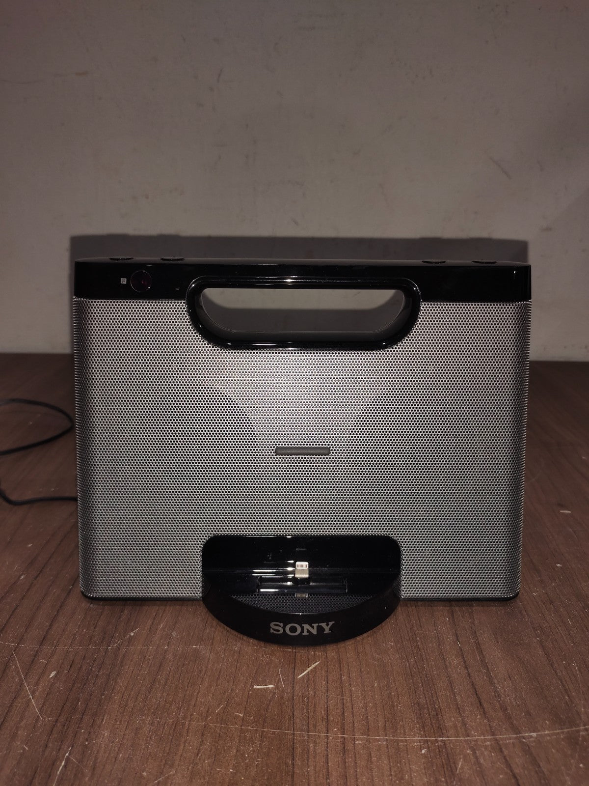 Sony RDP-M7IPN Lightning Apple iPhone iPod Portable Speaker Dock