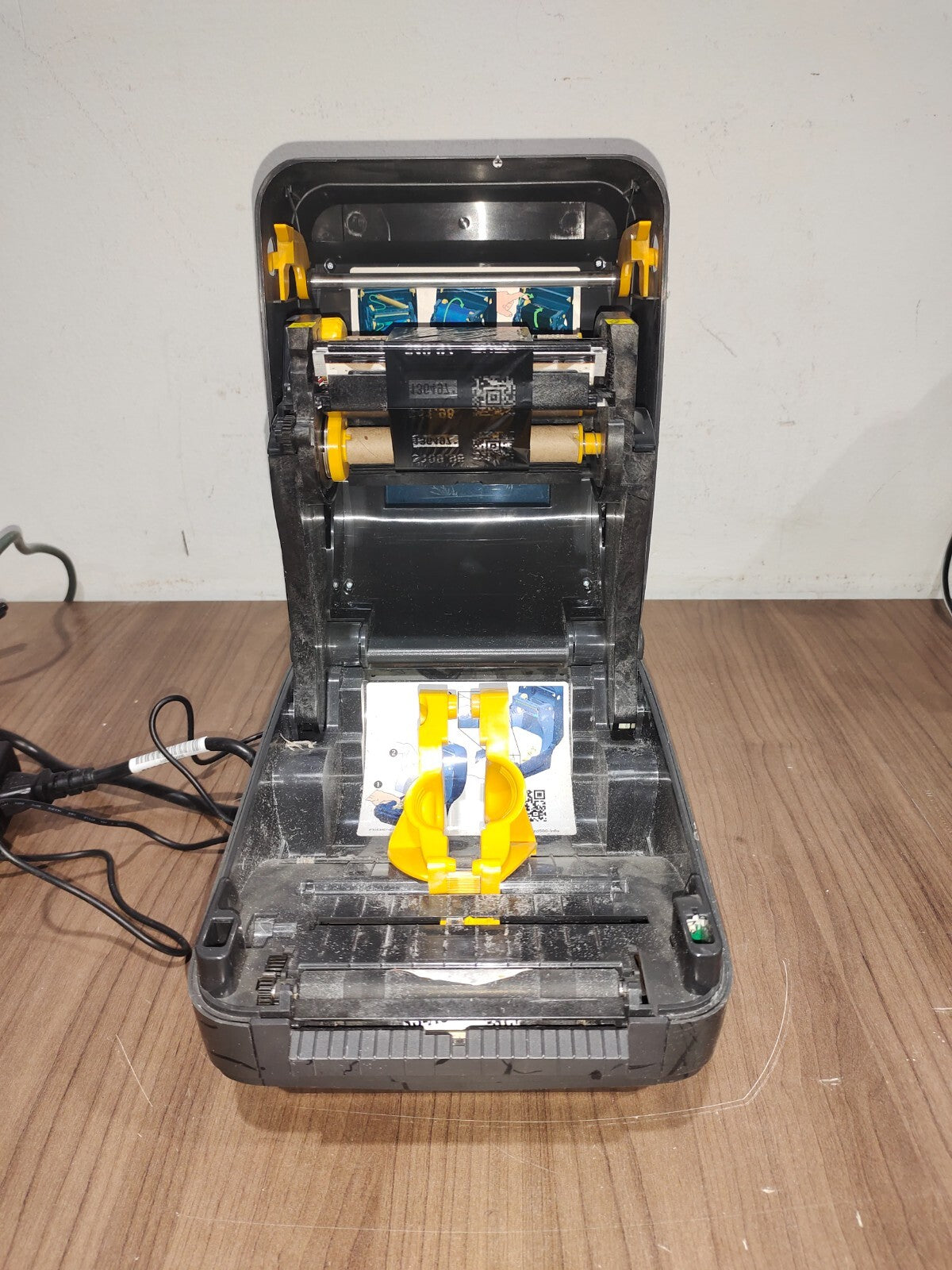 Zebra ZD500 Desktop Direct Thermal Transfer Printer (ZD50043-T01200FZ) - 1