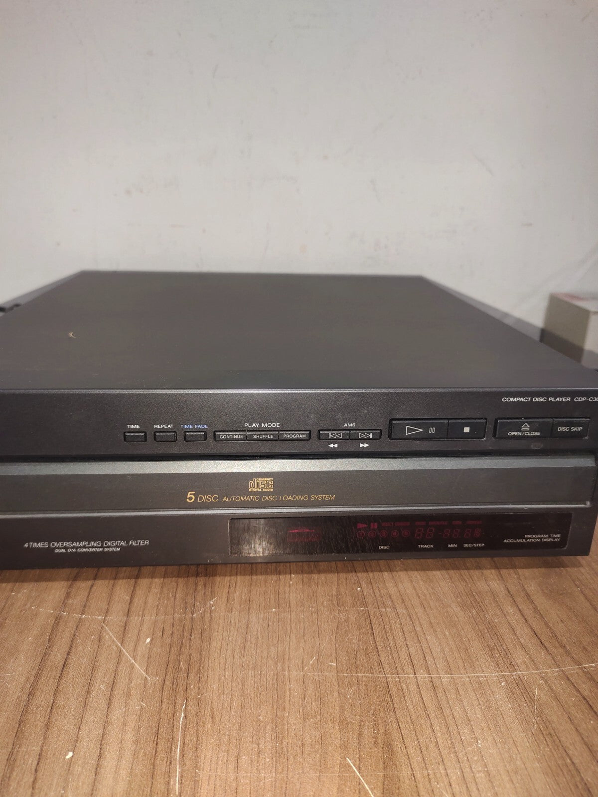 SONY CDP-C301M CD Compact Disc Player 5 Disc Changer - Untested