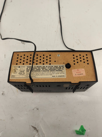General Electric Model C2470A Alarm Clock Radio Vintage GE