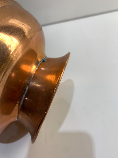 VINTAGE HAND MADE COPPER PEDESTAL VASE POT.