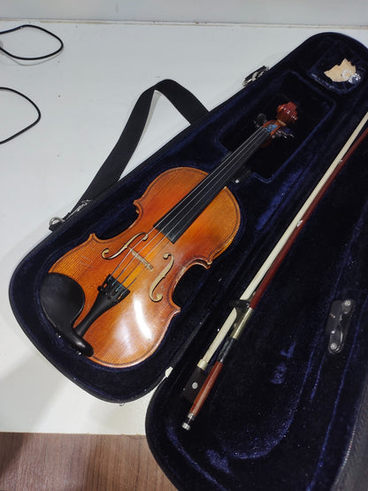 Collectible Rare Vintage Violin With Case