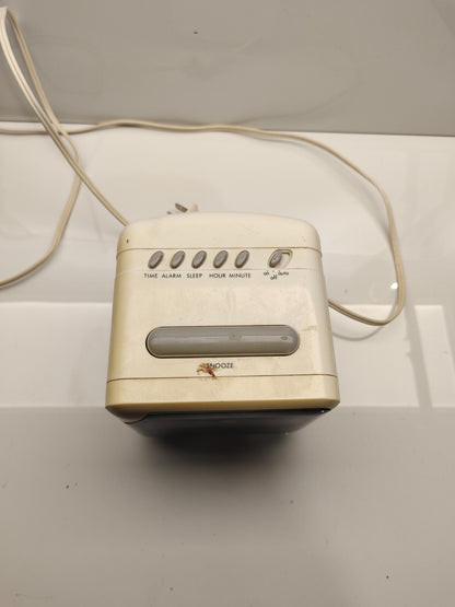 Vintage Lloyd's FM/AM Radio Alarm Clock Yellow Plastic Cube CR Works Great J303