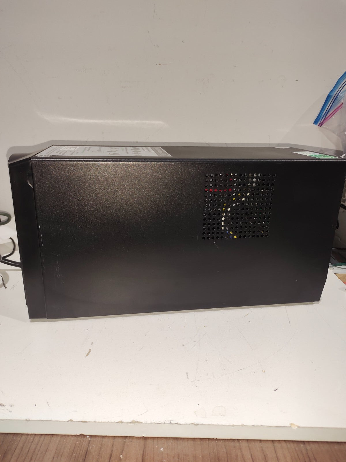 APC SMC1000 Smart-UPS C1000 8-Outlet 120V - 50/60 Hz UPS - 2