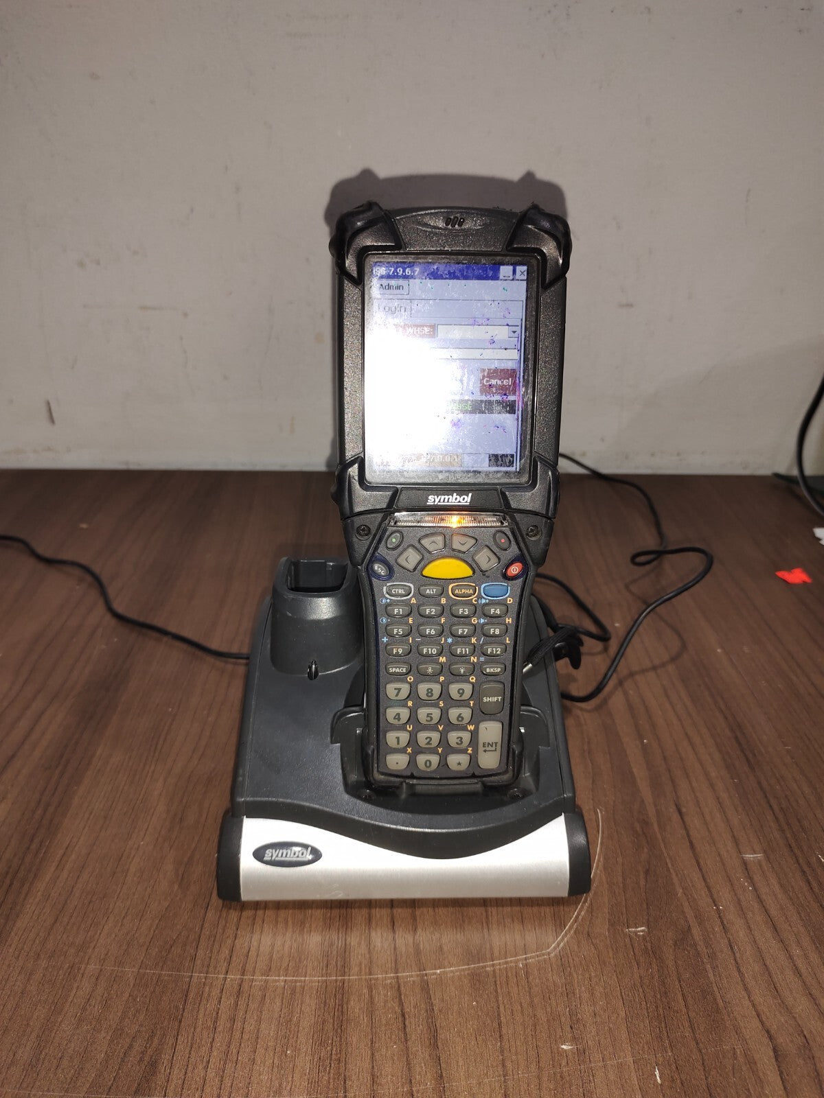 Symbol Charging Cradle CRD9000-1001SR & MC92N0 Scanner Gun