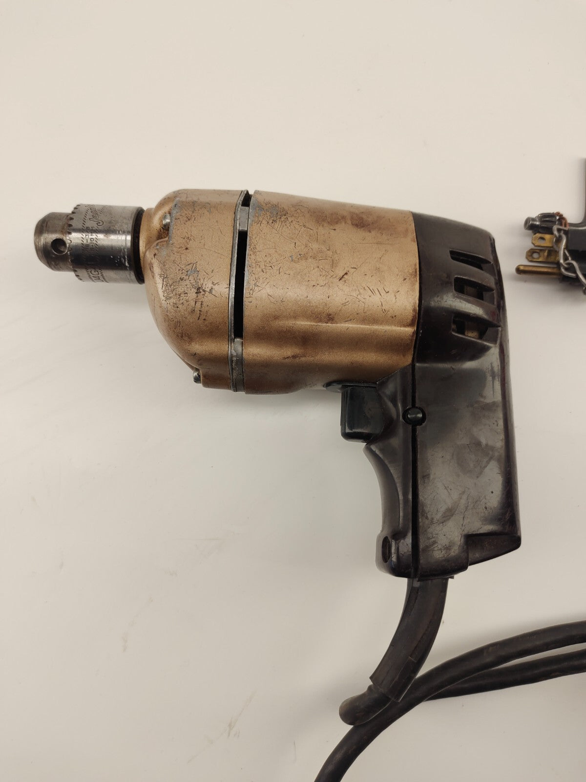 Utility Drill Black & Decker - 120 Volts 2.1 Amps 1000 RPM Type 1