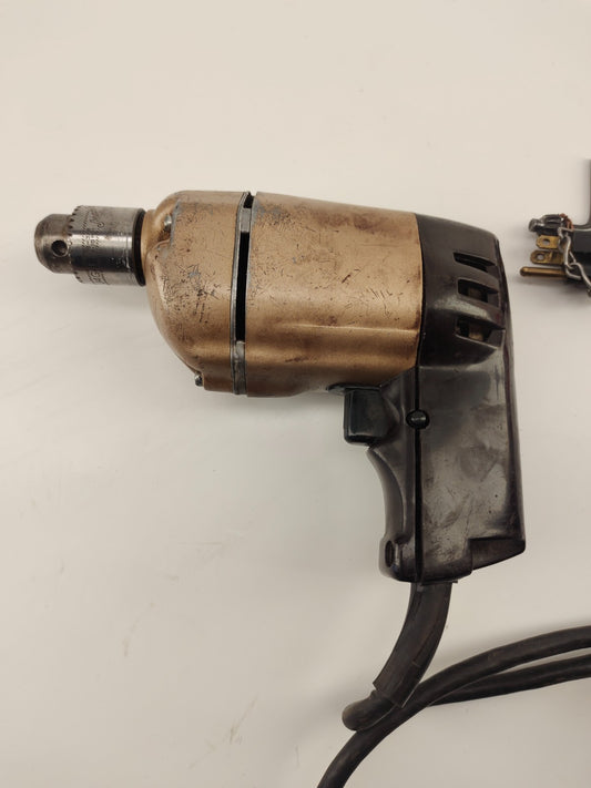 Utility Drill Black & Decker - 120 Volts 2.1 Amps 1000 RPM Type 1