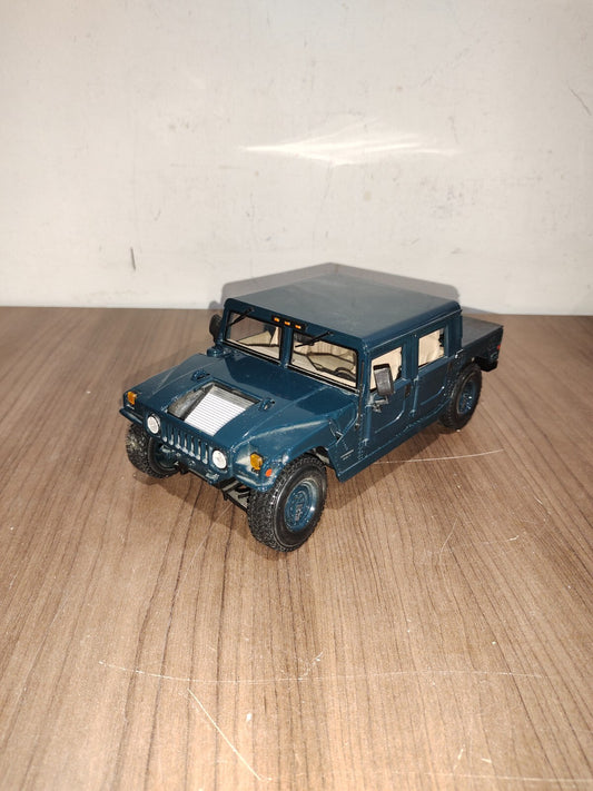 Maisto 1/18 Premium Edition Hummer Blue Hardtop Model Car