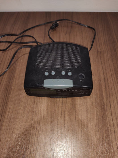 Vintage 1990's Optimus AM/FM Alarm Clock - Model CR-314