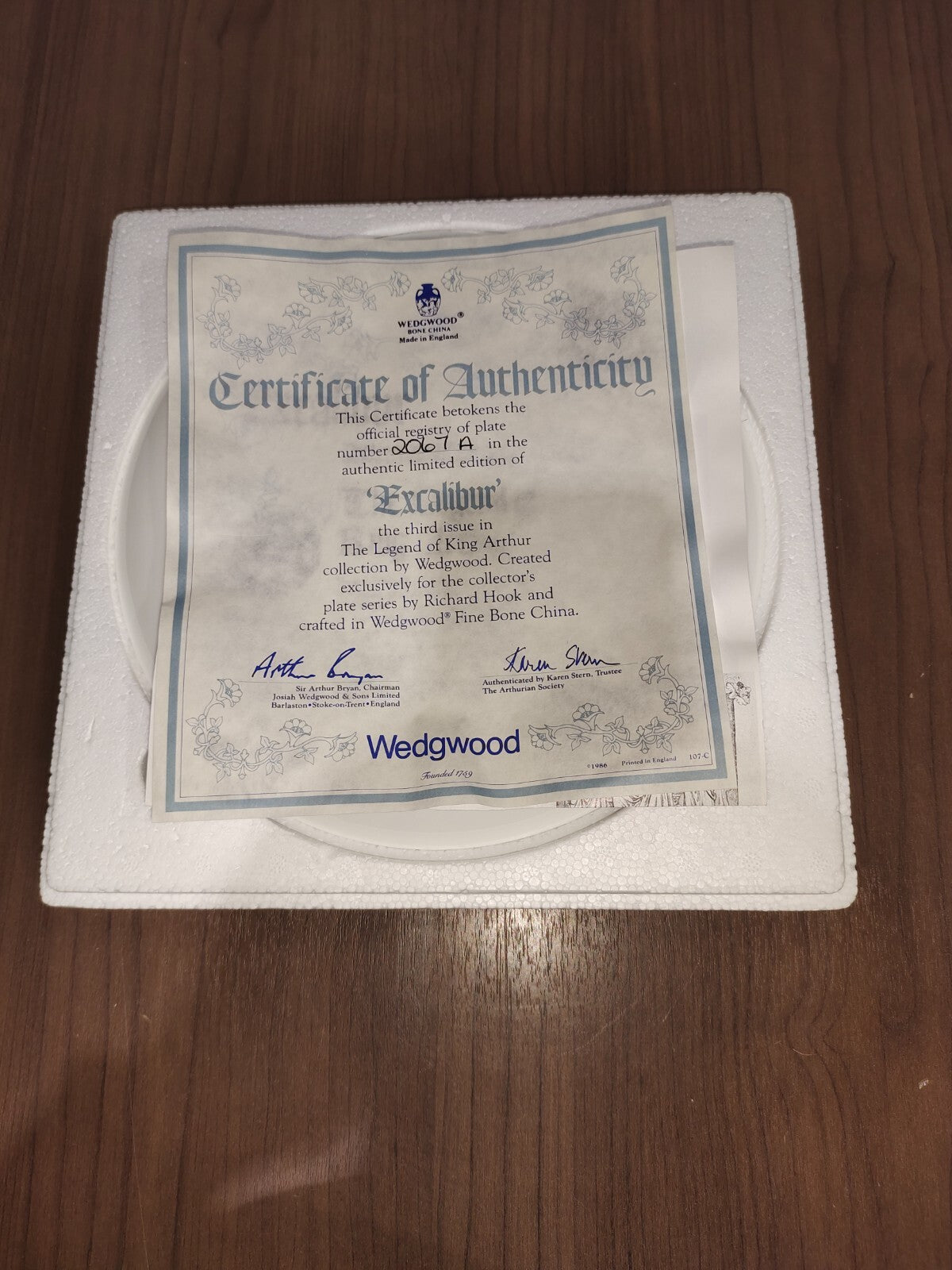 Wedgwood The Legend of King Arthur Bone China Certified Plate