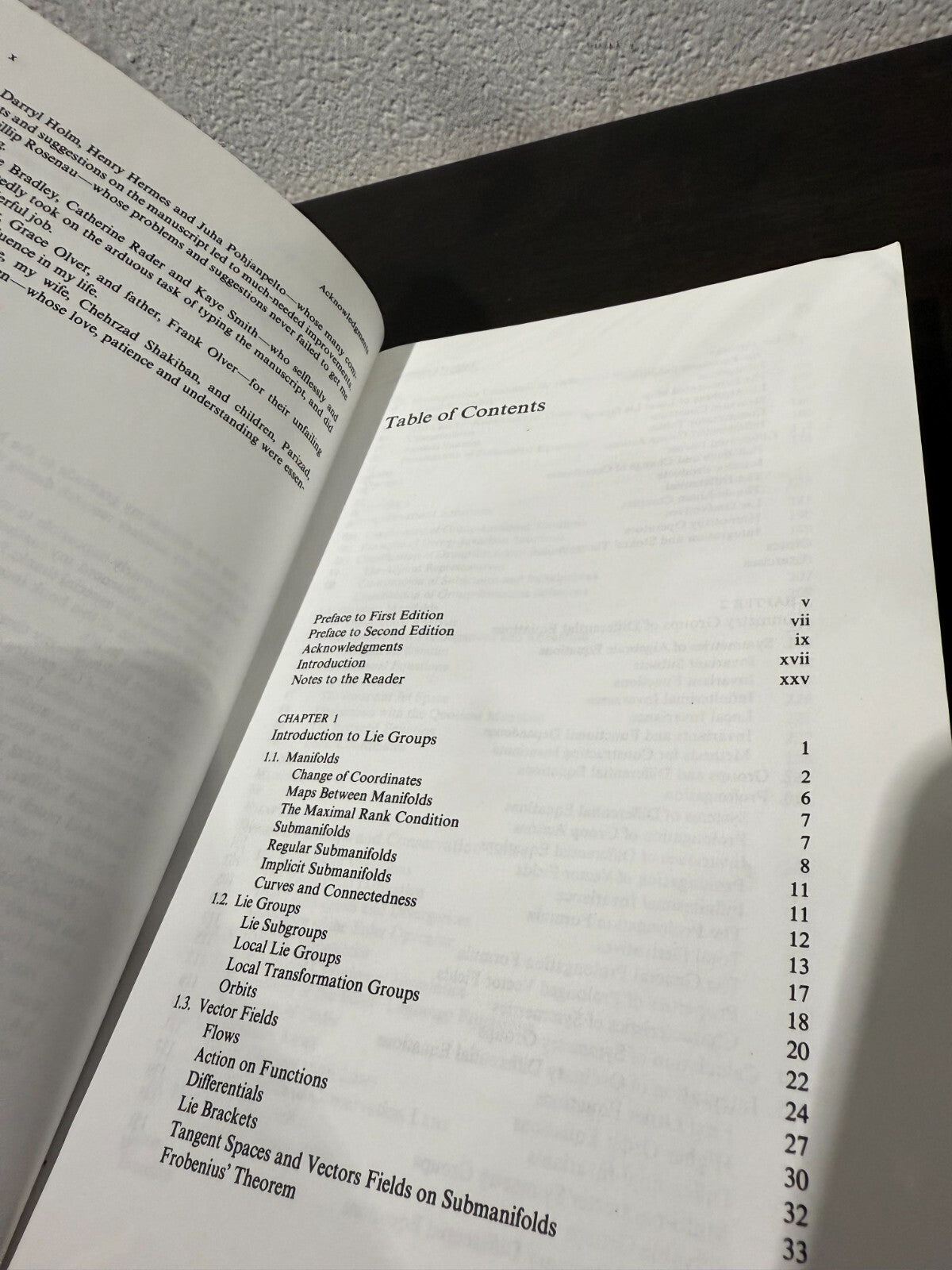 Applications of Lie Groups to Differential - Paperback, by Olver Peter J.