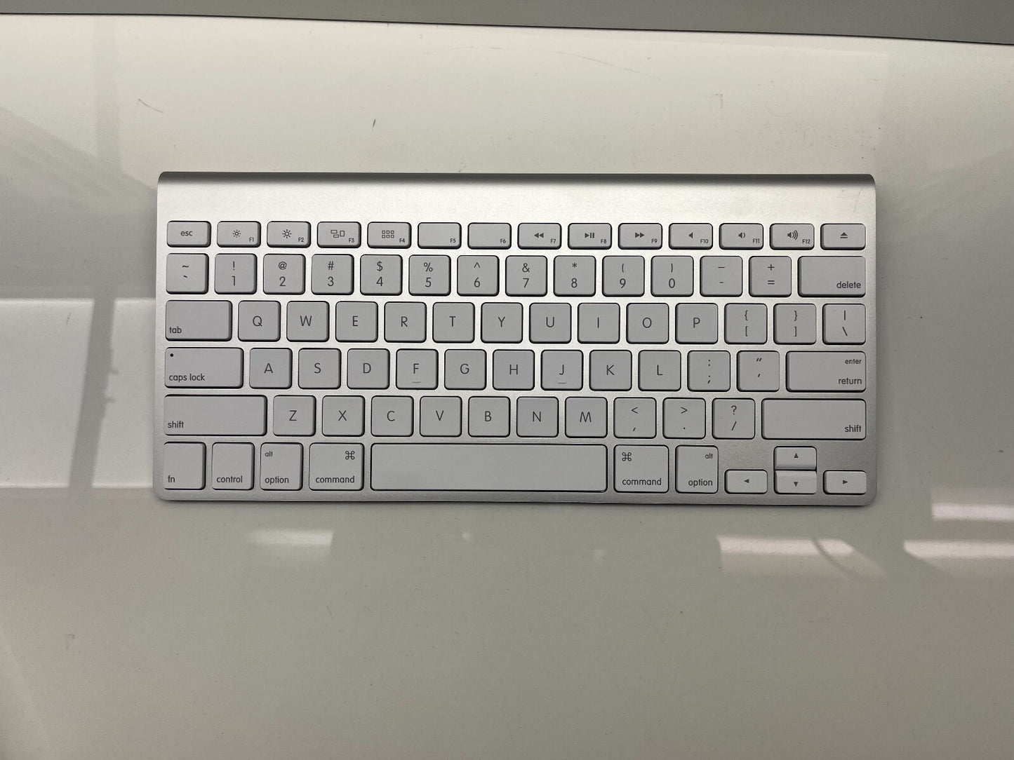 Apple Wireless Keyboard 3rd Generation A1314 In Box