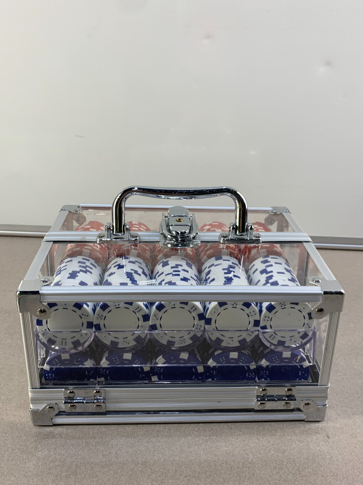 Casino Style Poker Set 600 Chips