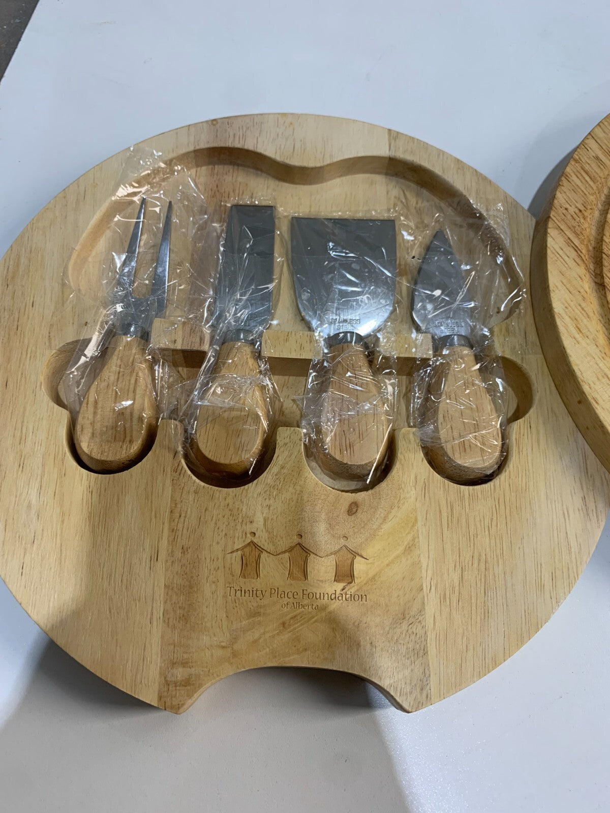 4Piece Set of Premium Cheese Stainless Steel Mini Cheese Knife Set W/ Wooden box