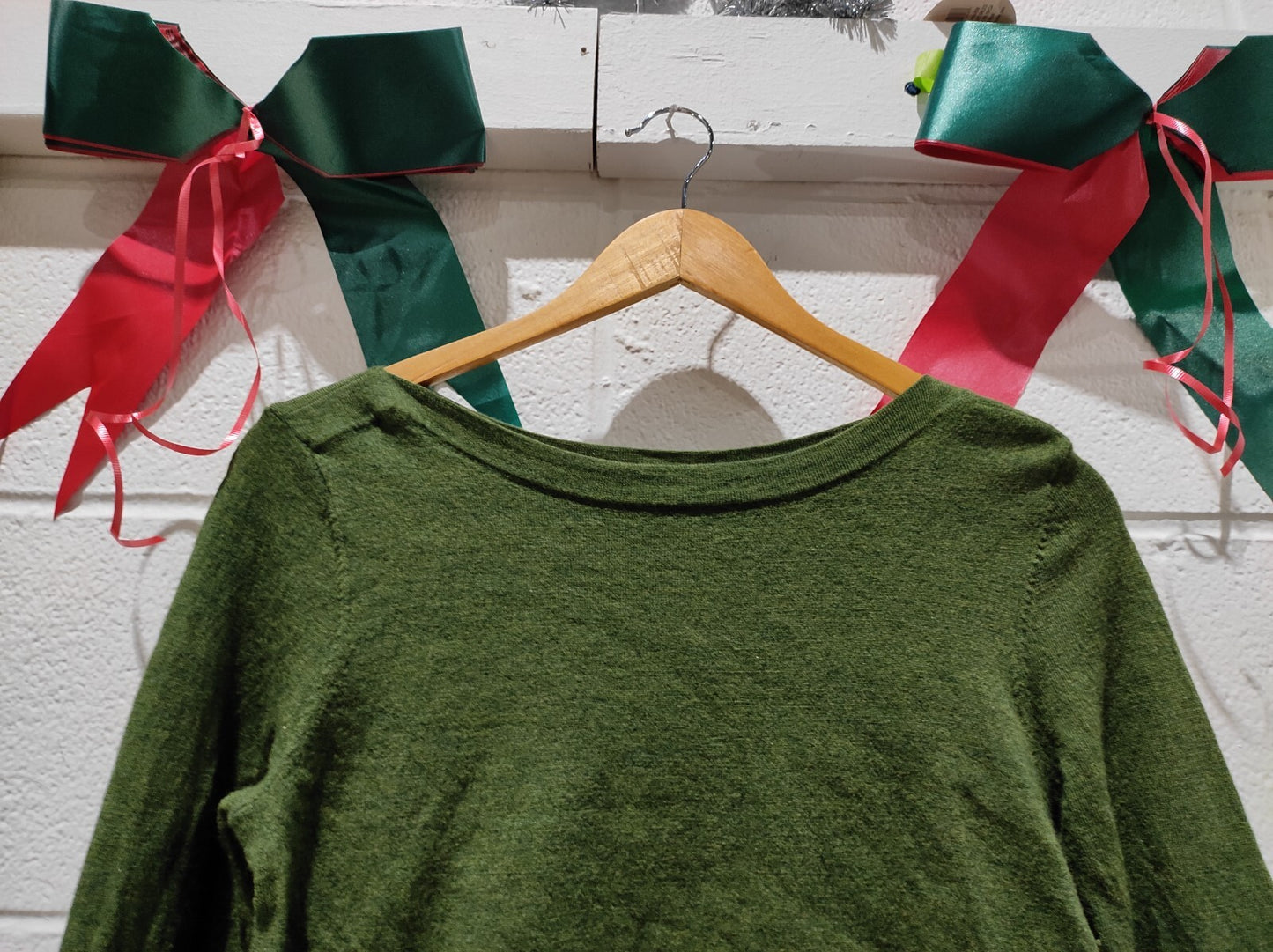 Ellen Tracy 100% Merino Wool Large Rolled Neck Long Sleeve Green L