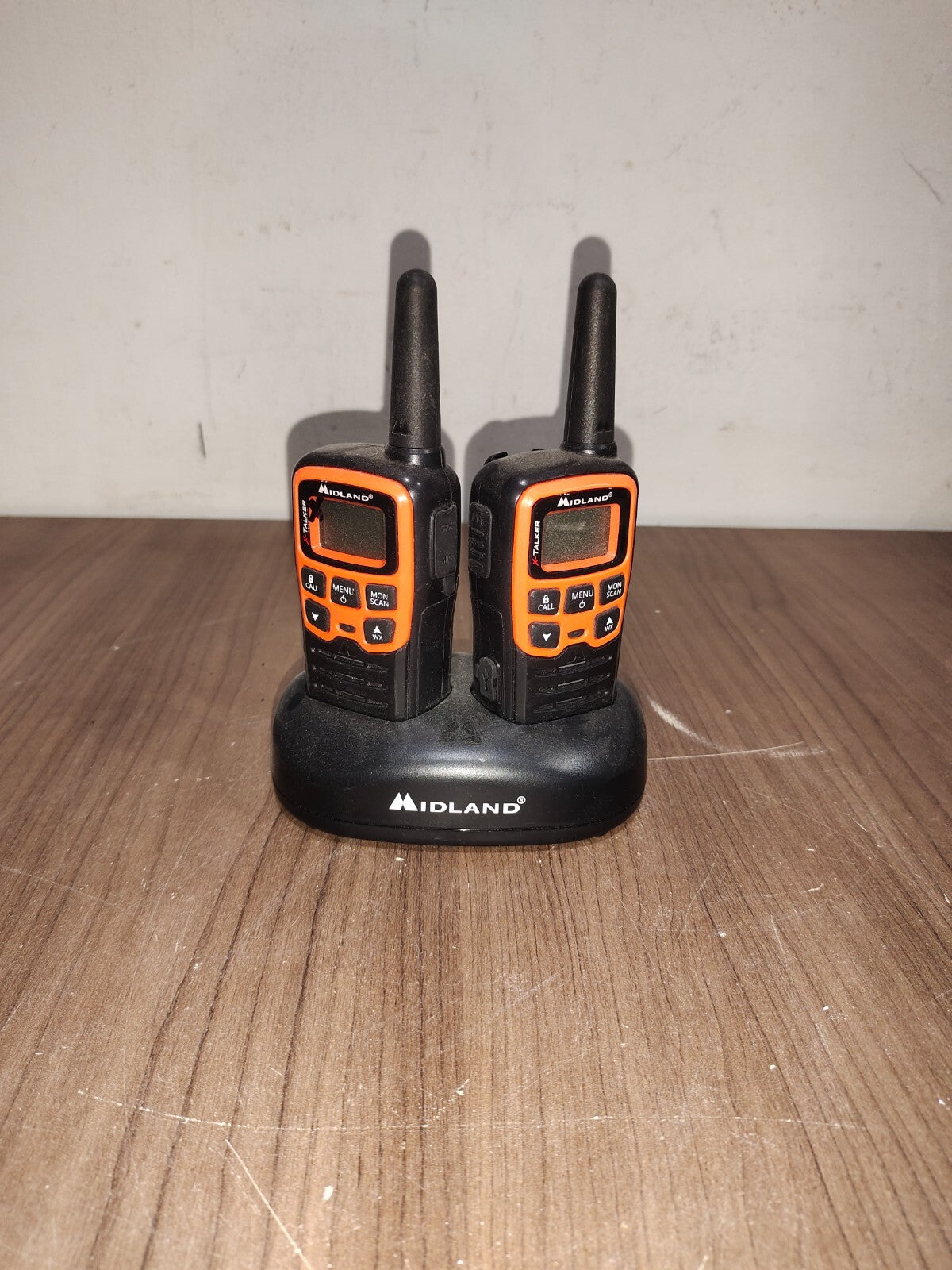 Midland X-talker T5101A Walkie Talkie Radio W/18CVP15 Charger