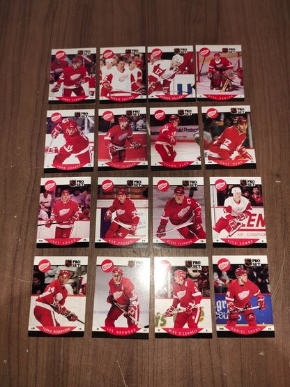 Rare Collectible NHL - Detroit Red Wings Cards PRO-SET - Set of 16 Cards