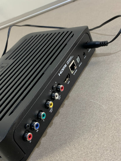 Cisco Technicolor IPV5050 HD Set Top Box With power cord and remote.