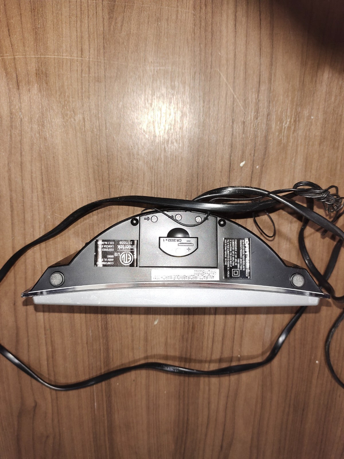 Onn ONMAAC301 - Digital AM/FM Clock Radio Dual Alarms with Snooze and Sleep