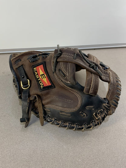 Easton EX211 Competitors Series Baseball Catchers Mitt RHT