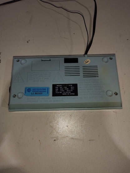 Eversonic KP-101 - Analog Clock along with Radio