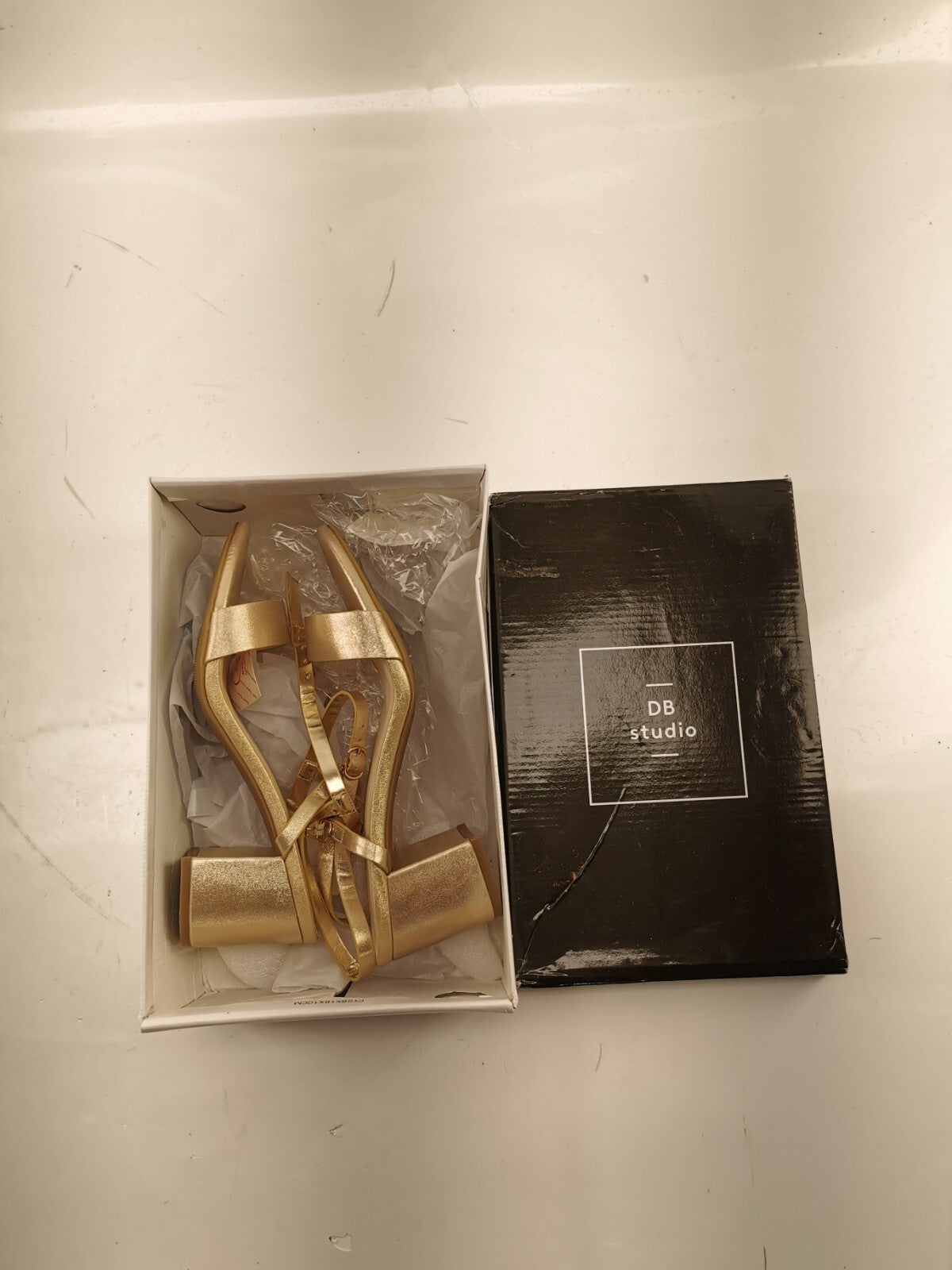 DB studio Ven Style Cinde Mchampagne