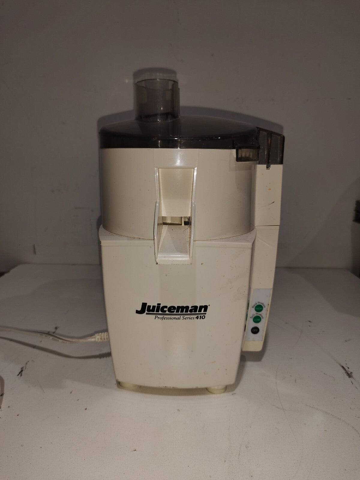 Juiceman Electronic Pro Juicer White Veggies & Citrus Series 410