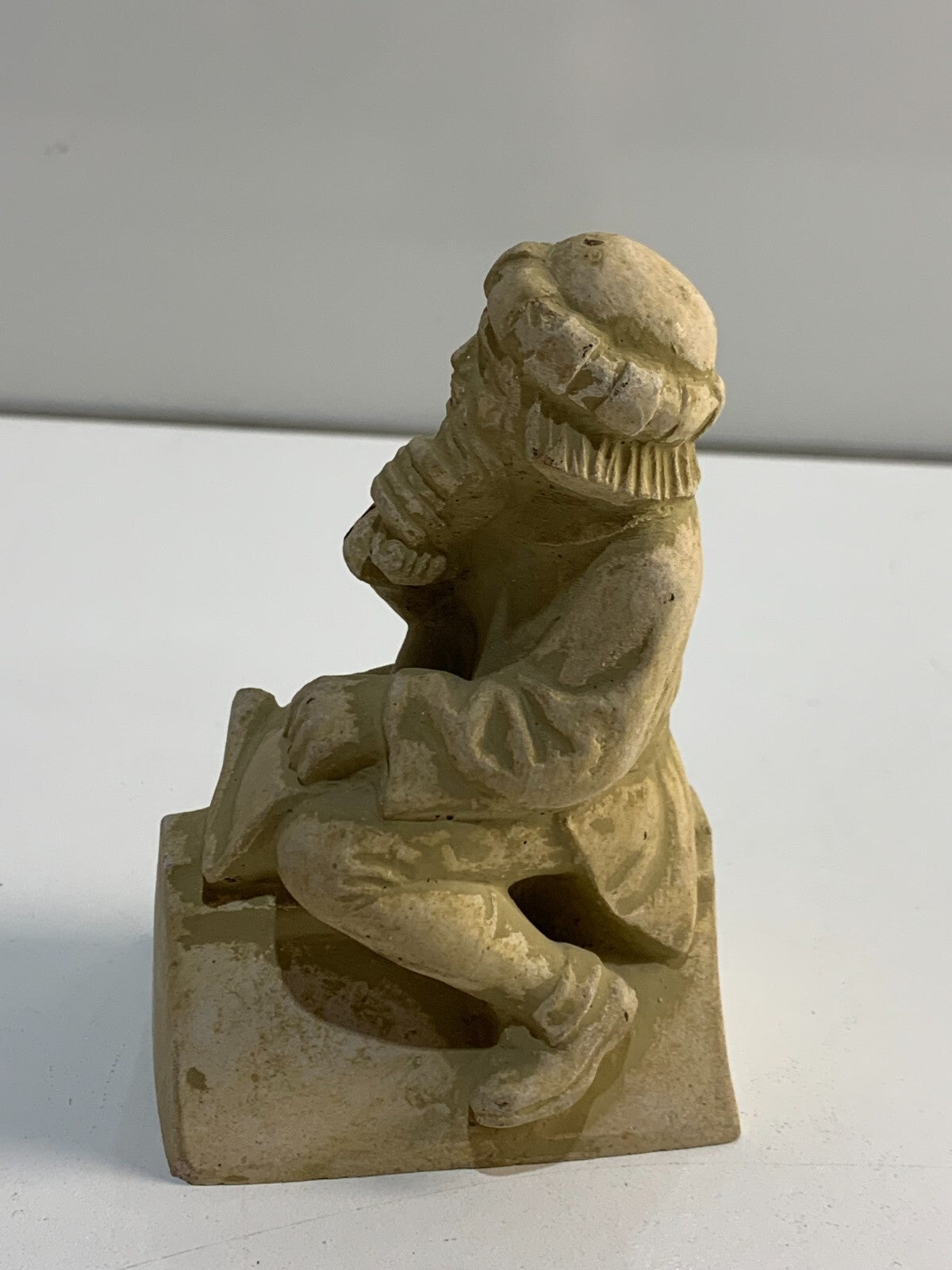 FLYING BUTTRESS STATUE - ARCHITECT