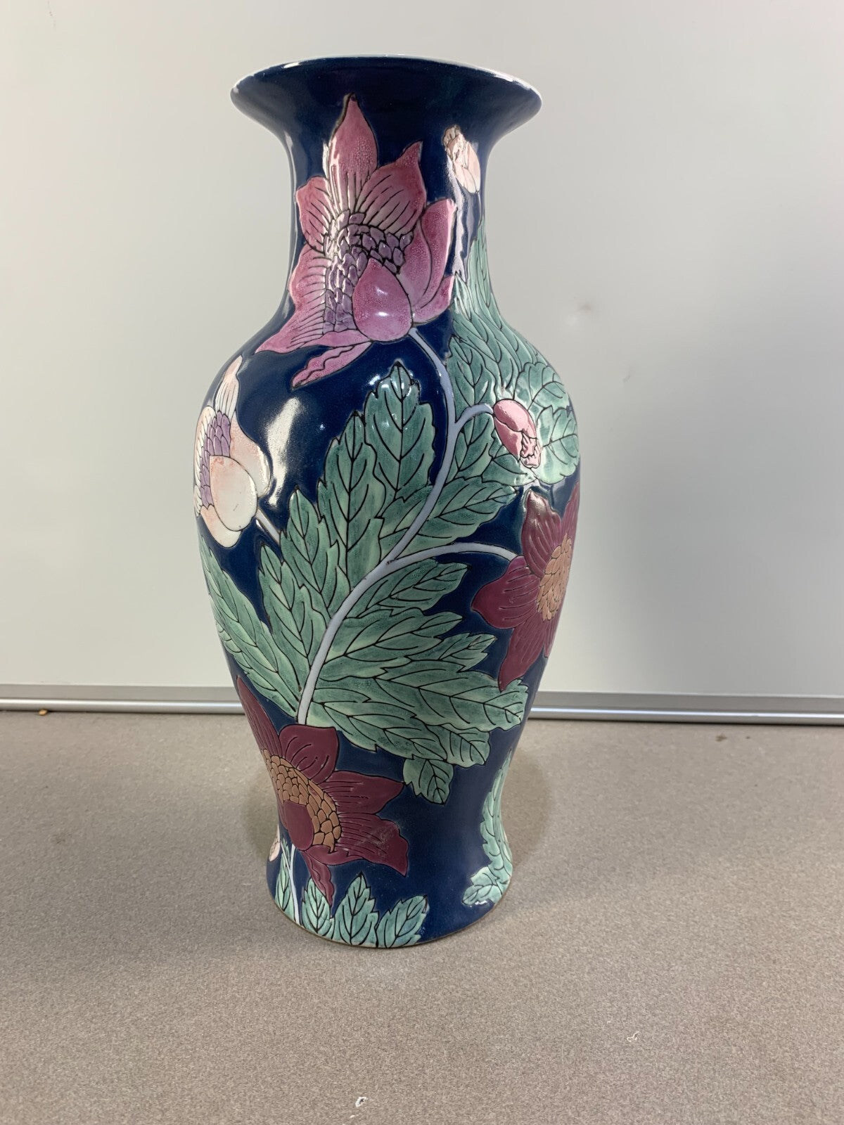 Beautiful Chinoiserie Vase
