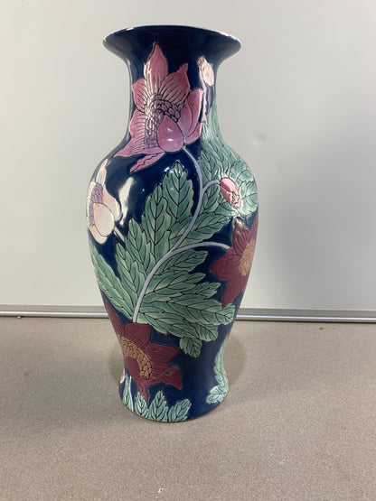 Beautiful Chinoiserie Vase