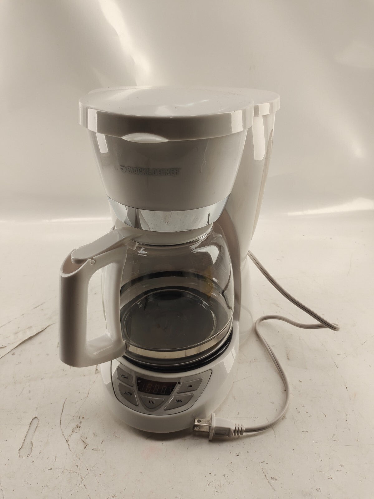 Black & Decker Coffeemaker White CM1050WD 12 Cup Programmable Clock Sneak-A-Cup