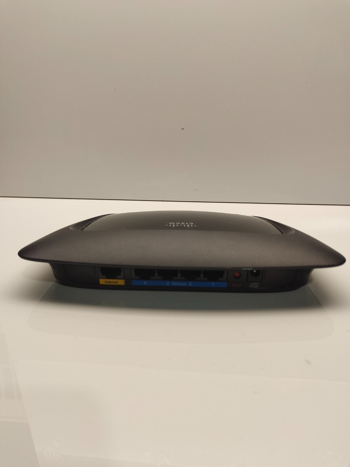 Linksys Cisco WRT54GS Wireless-G Broadband Router SpeedBooster 35% Boost 2.4 GHz