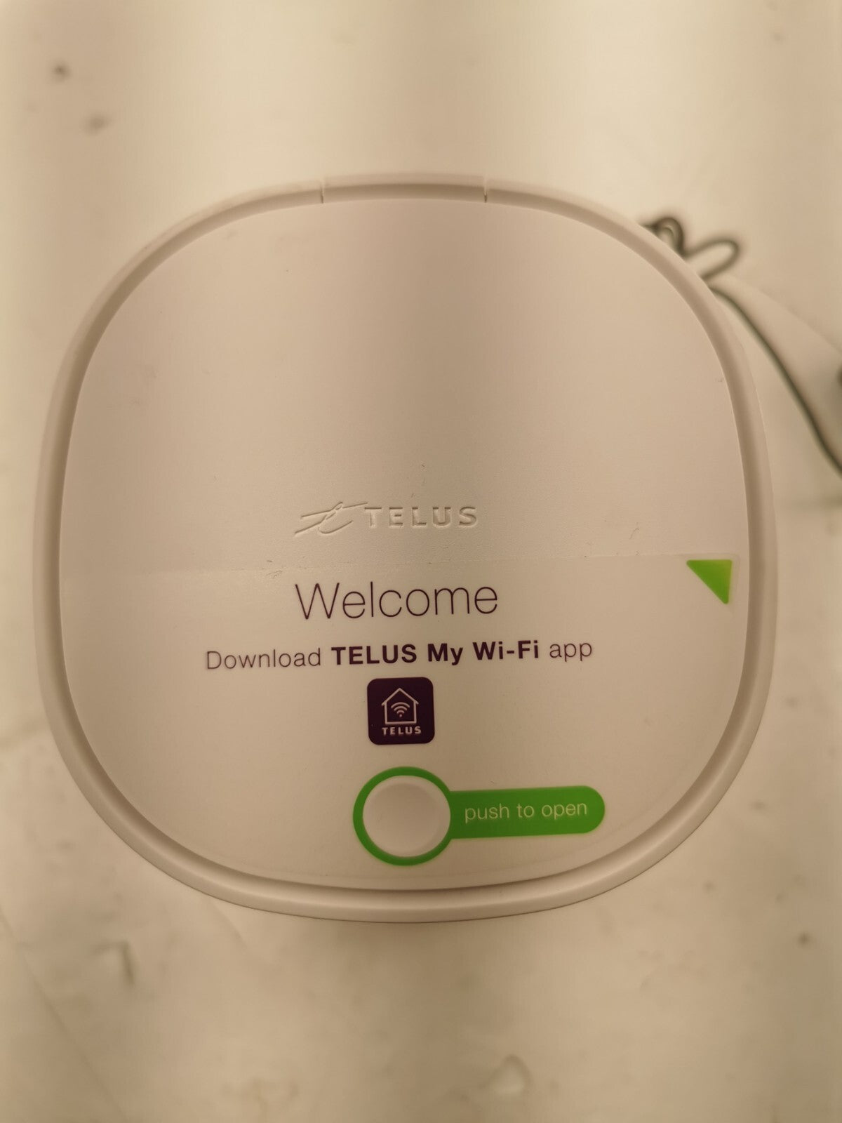 Telus Wi-Fi Hub With adapter.
