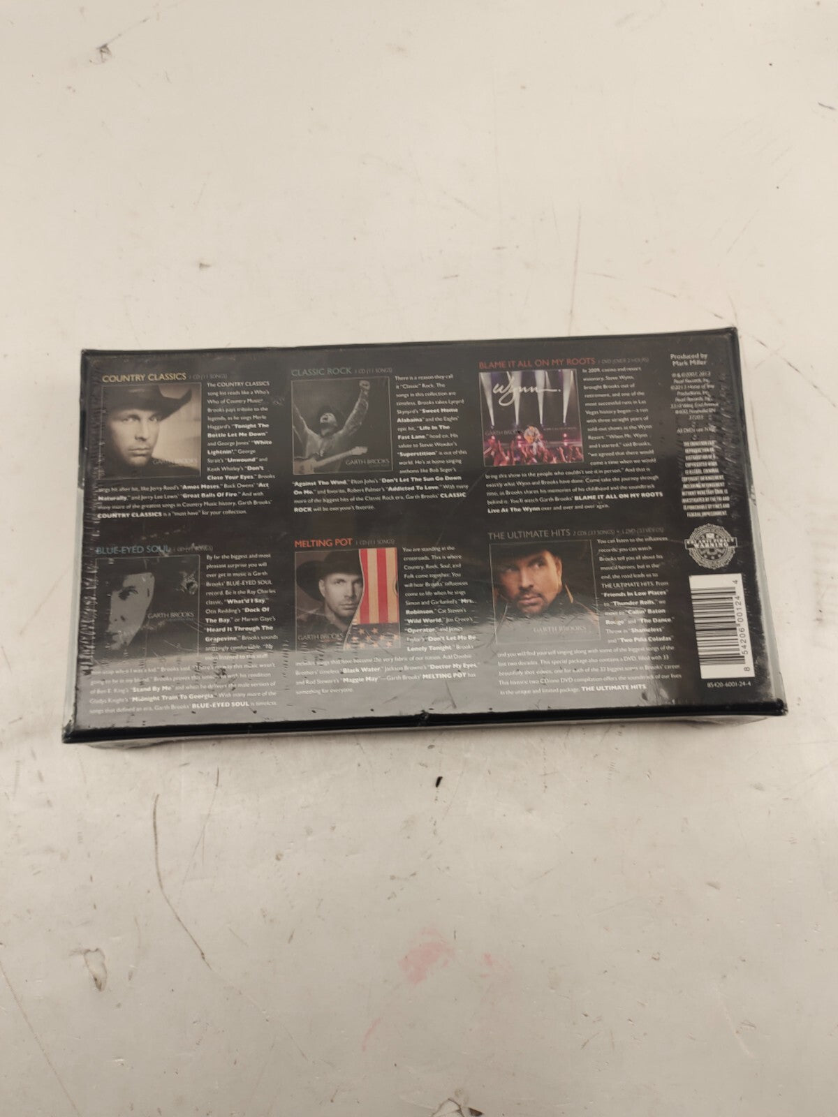BRAND NEW Garth Brooks Blame It All On My Roots Box Set (6 CDs And 2 DVDs)