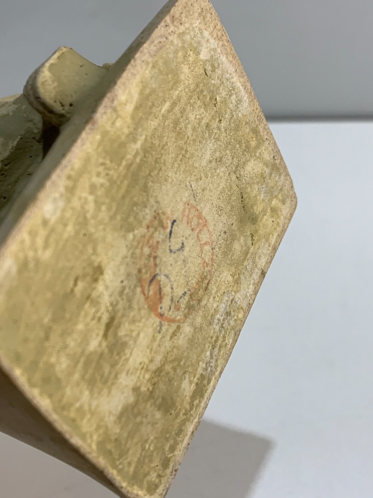 FLYING BUTTRESS STATUE - ARCHITECT