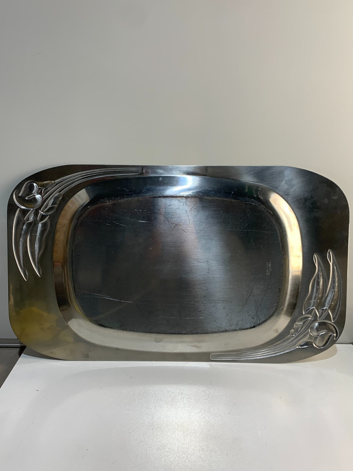 Vemi Italy 18/10 Stainless Steel Serving Tray With Gold Leaf Shapes.