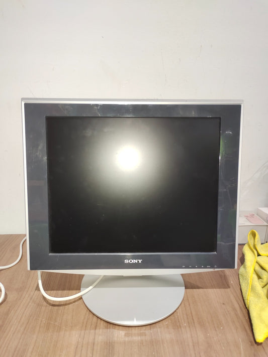Sony SDM-HS93 LCD Computer Monitor - 19 inch Monitor VGA