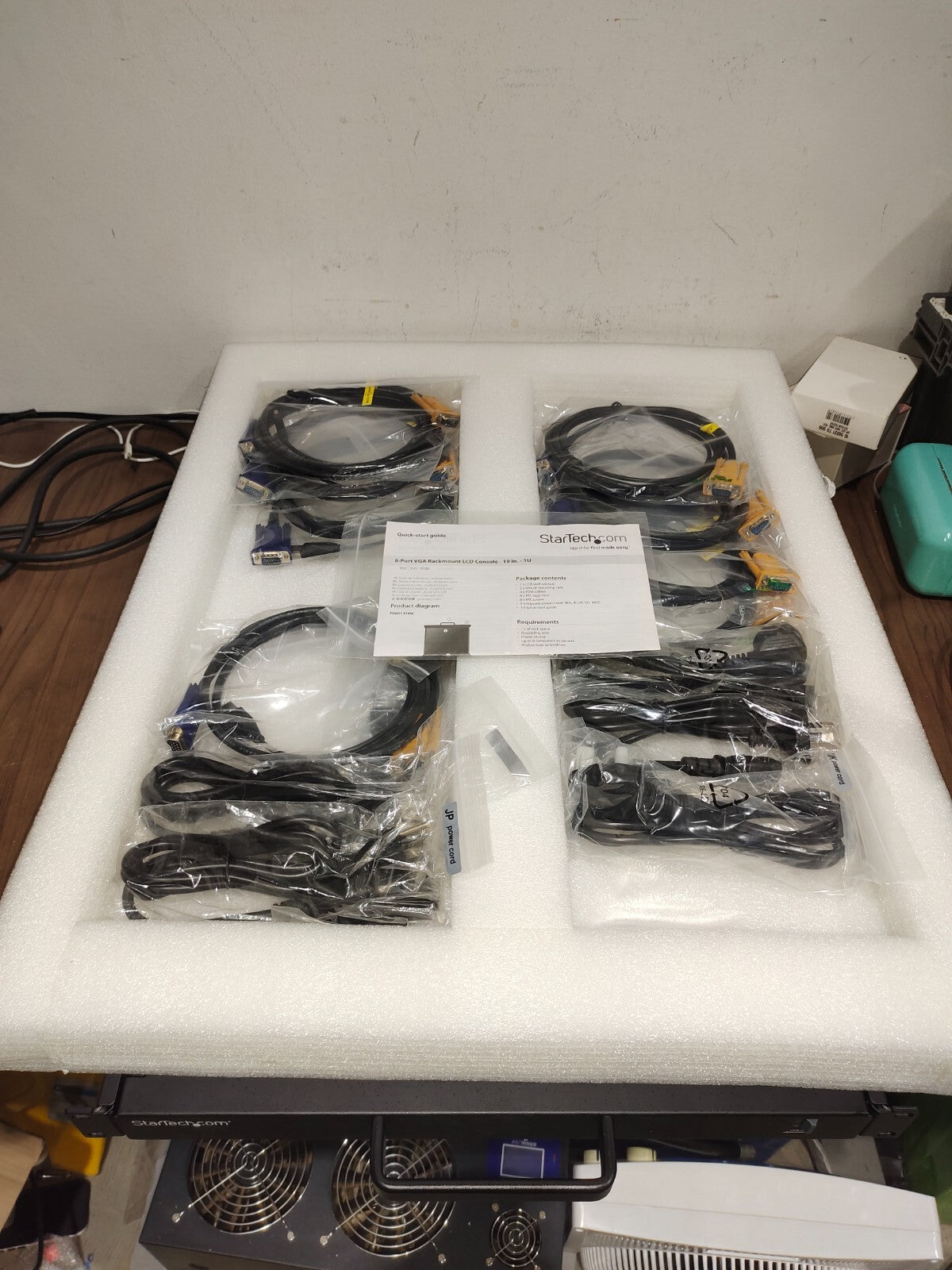 StarTech 8 Port Rackmount KVM Console w/Cables 1U Integrated 19" LCD RKCONS1908K