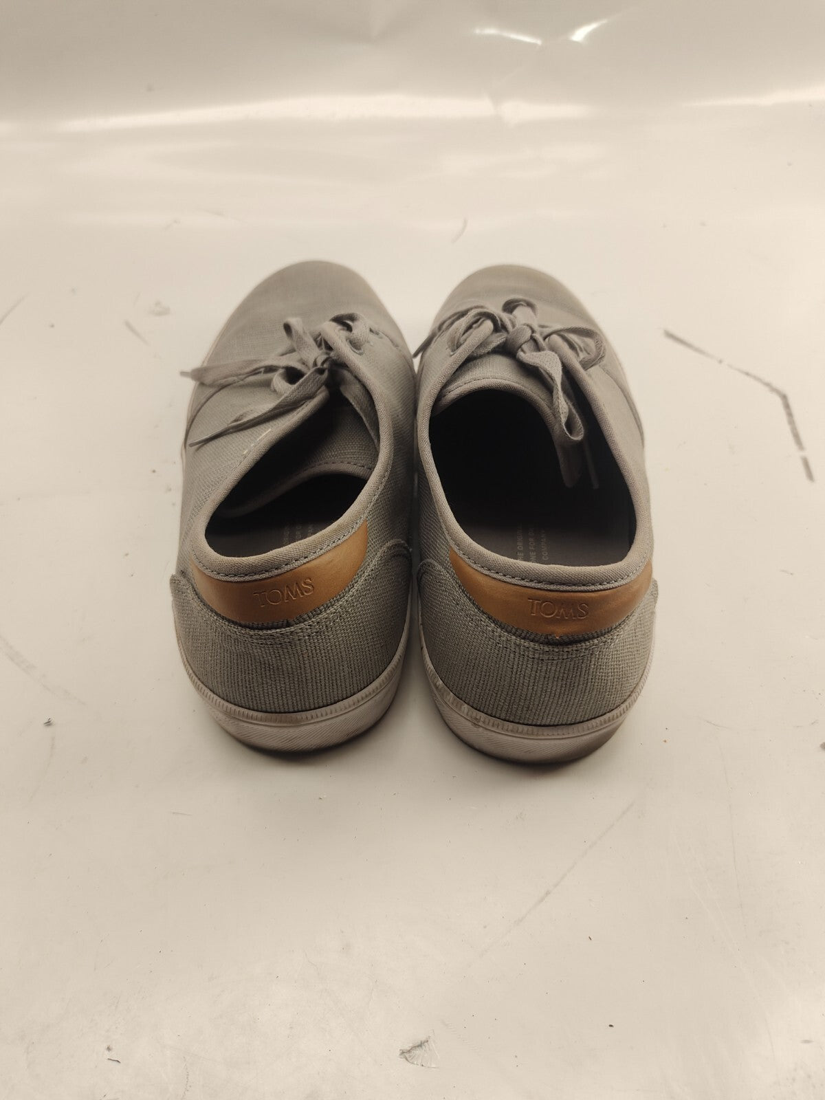 Toms Men's Lace Up canvas upper shoes Size 10 US